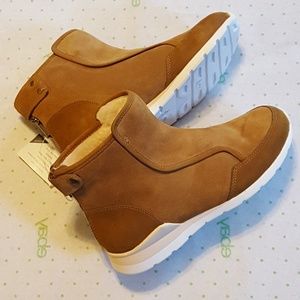 🍦UGG womens ankle boots Size 5 NWT